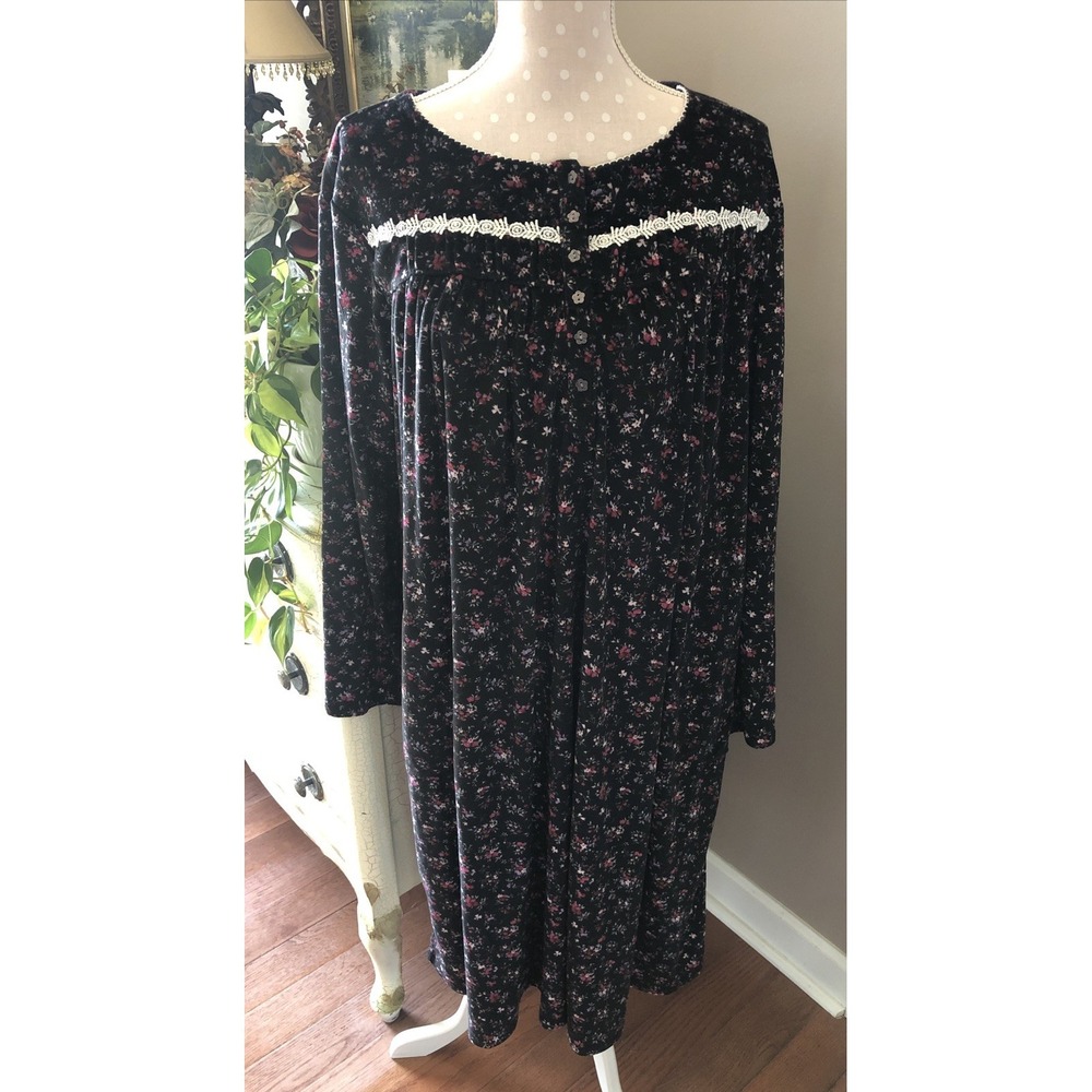 Secret Treasures Soft Black Velour Granny Nightgown Women's XL X-Large NWOT